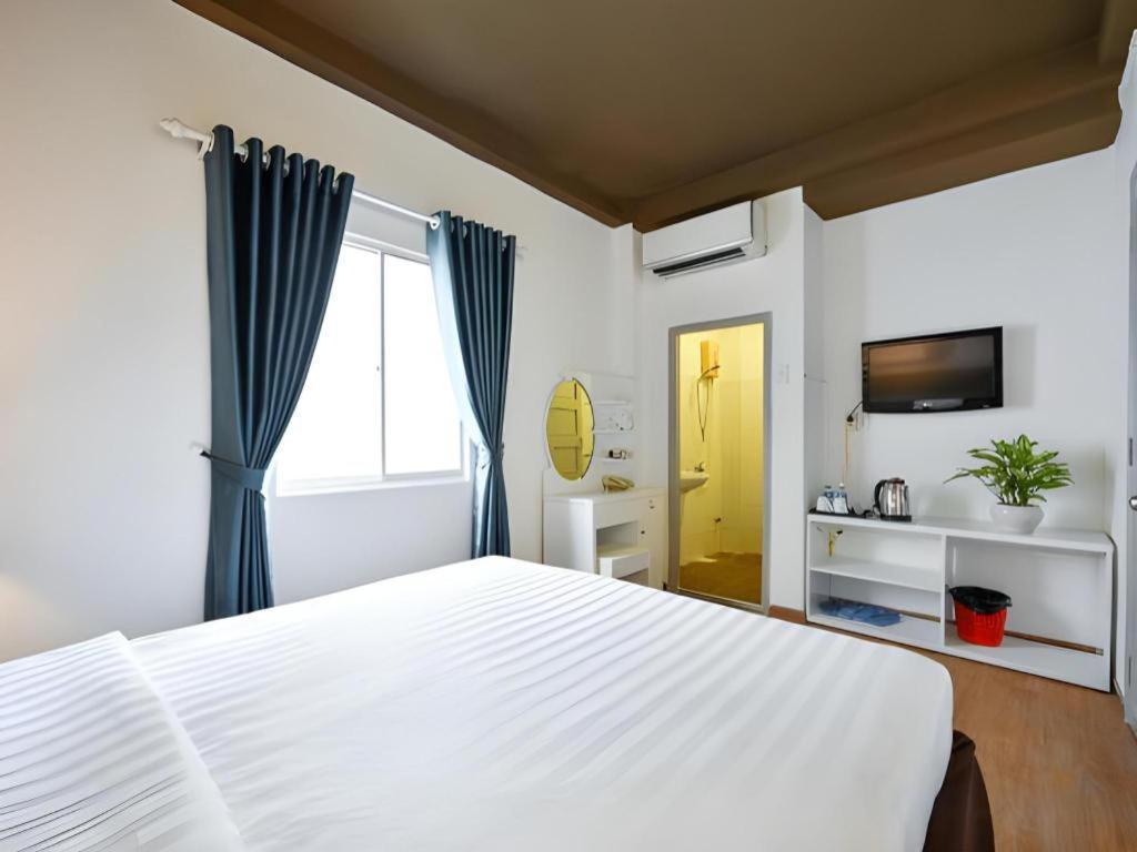 The Noble Swan Wood Park Hotel